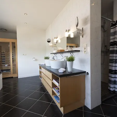 Montenakerhof Couette-café 3*